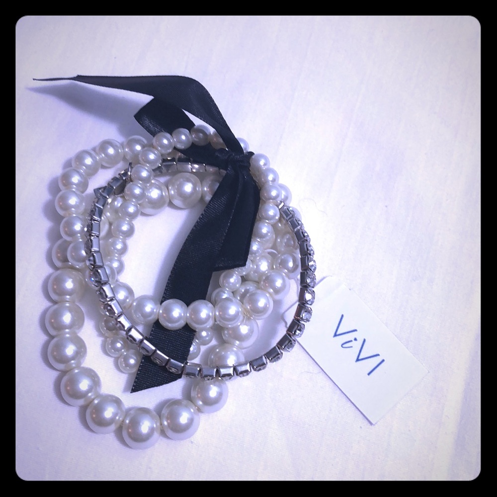 Pearls, sparkle and ribbon